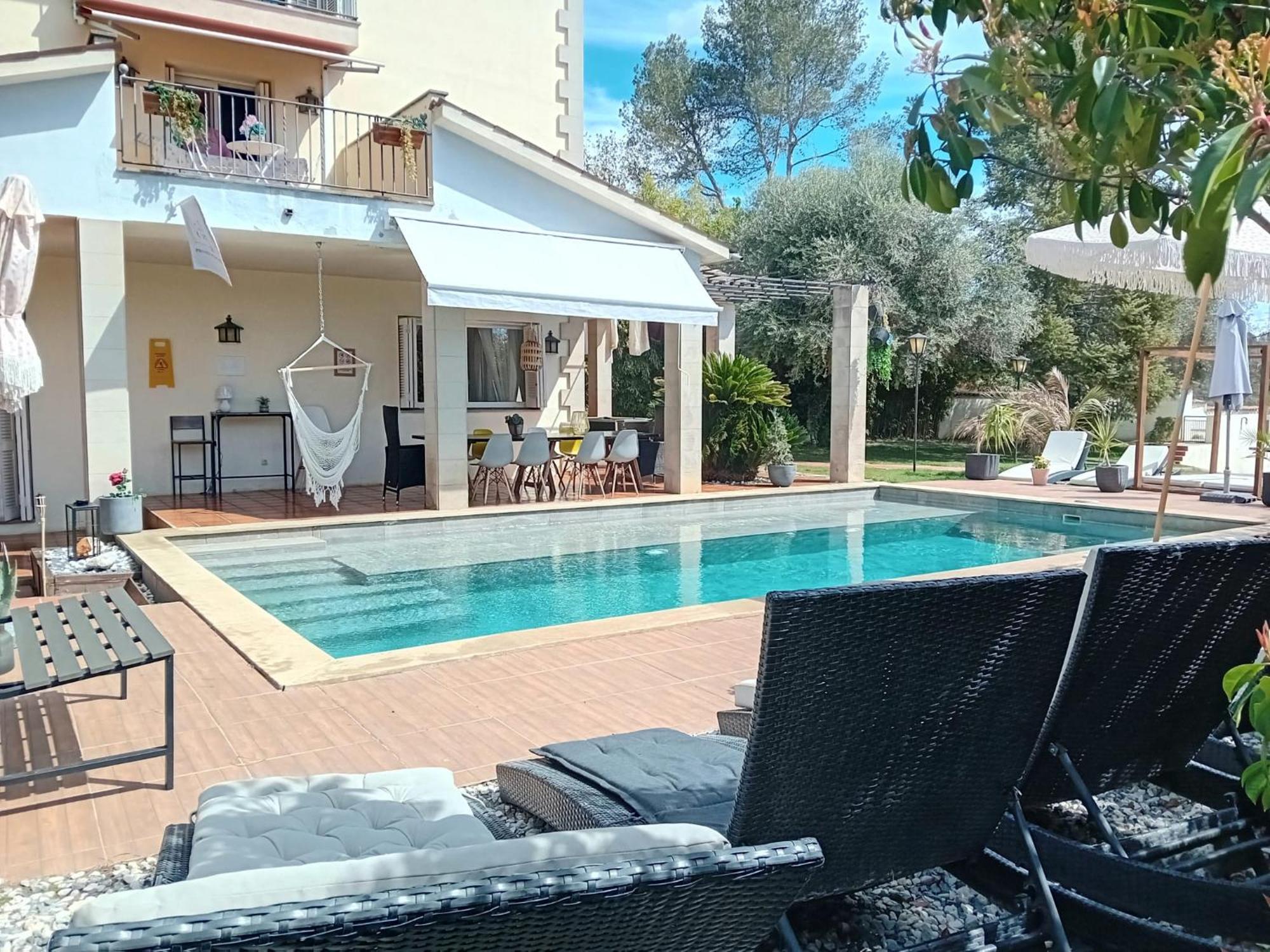 Les Canyes Cottage, Private Villa Resort Piera Екстериор снимка